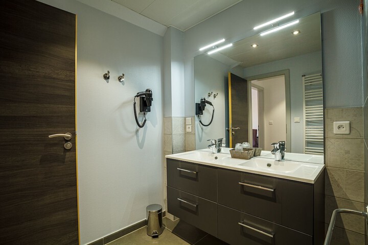 Room 15 of 56