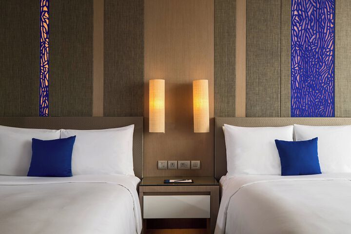 Room 34 of 162