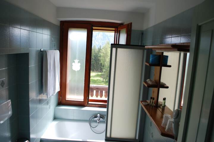 Room 10 of 53