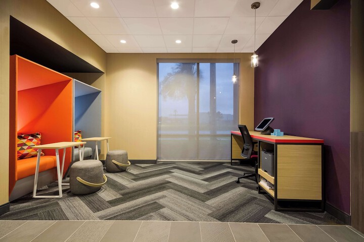 Business Center 39 of 45