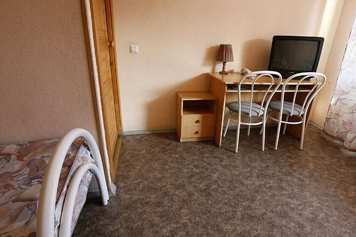 Room 17 of 35
