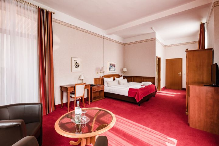 Room 15 of 79