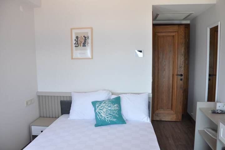 Room 37 of 70