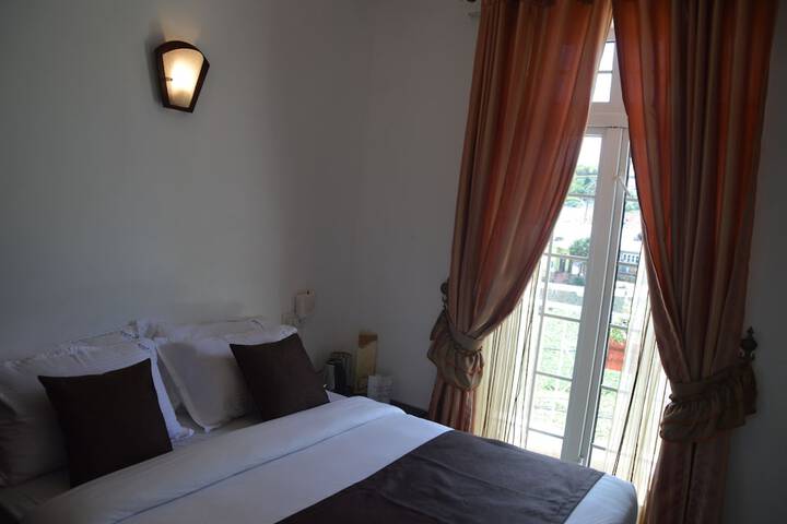 Room 17 of 53