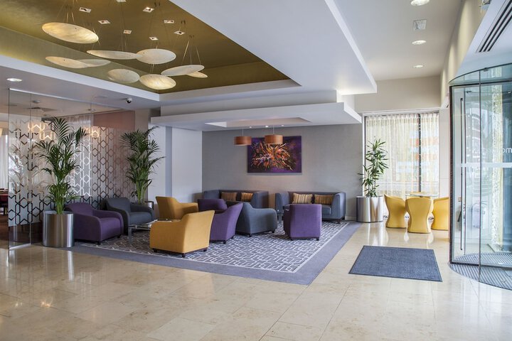 Guest Lobby