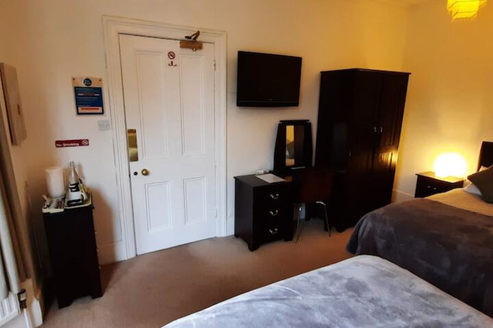 Room 13 of 39