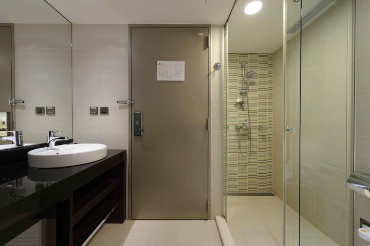 Room 25 of 41
