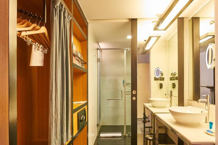 Clean Restrooms