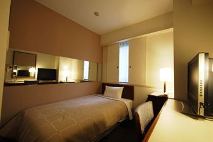 Room 9 of 31