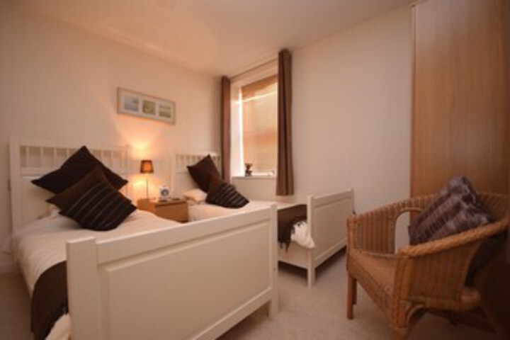 Room 10 of 26