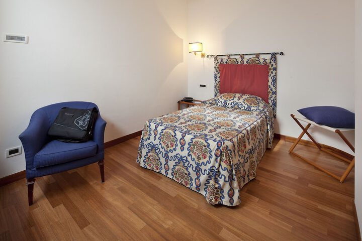 Room 18 of 79