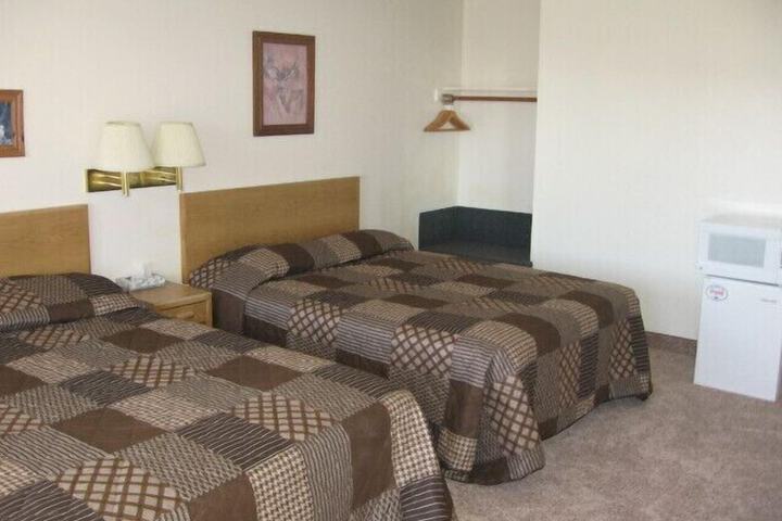 Room 4 of 8