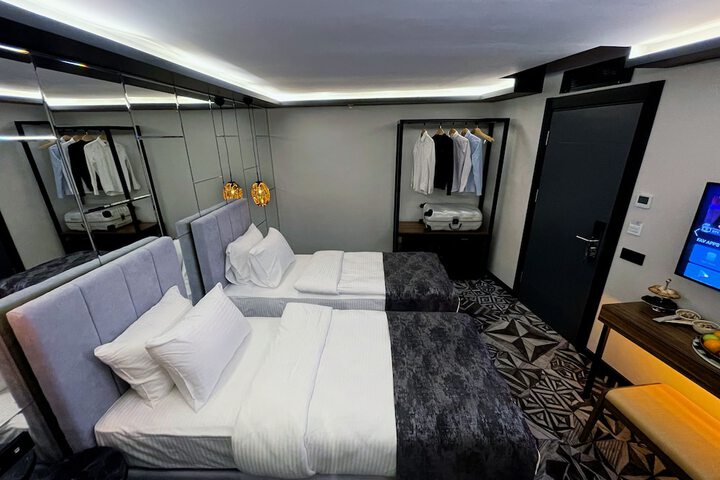 Room 7 of 47