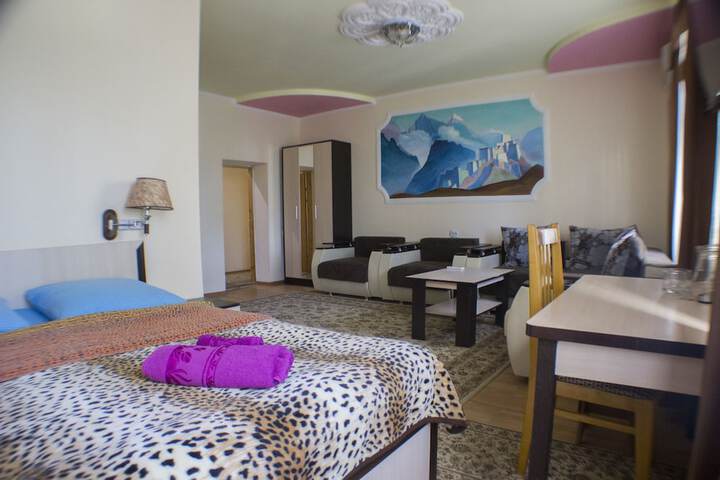 Room 13 of 29