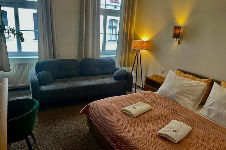 Room 15 of 38