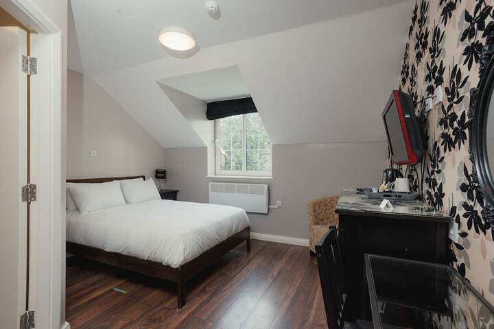 Room 9 of 23