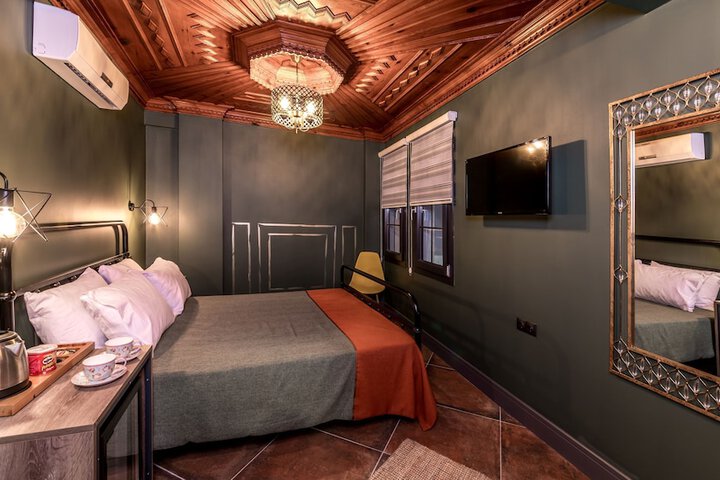 Room 8 of 58