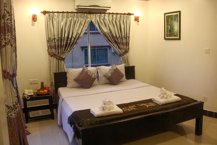 Room 8 of 49