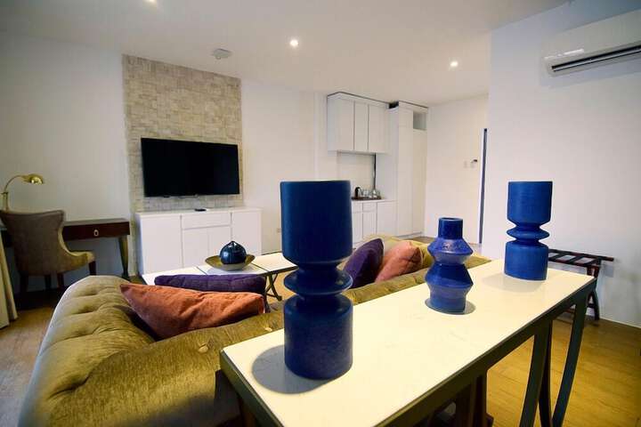 Room 42 of 161