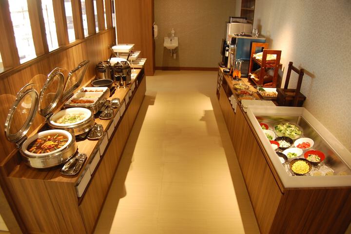 Breakfast area