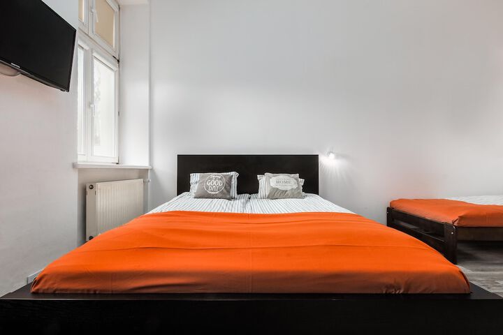 Room 60 of 76