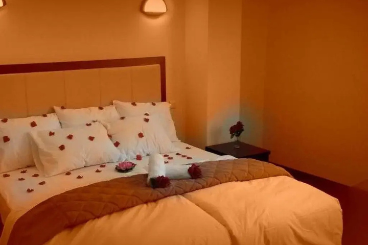 Room 4 of 15