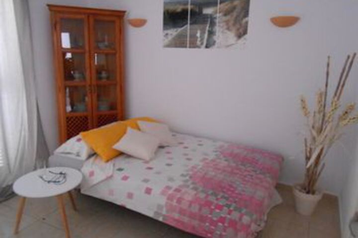 Room 9 of 35