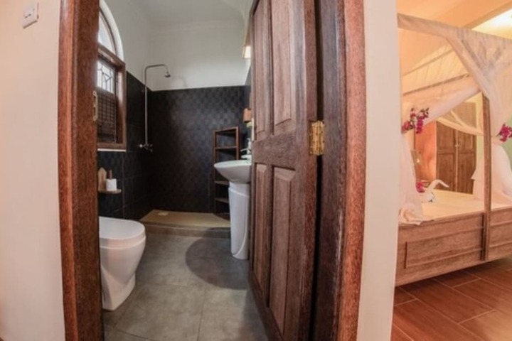 Room 42 of 70