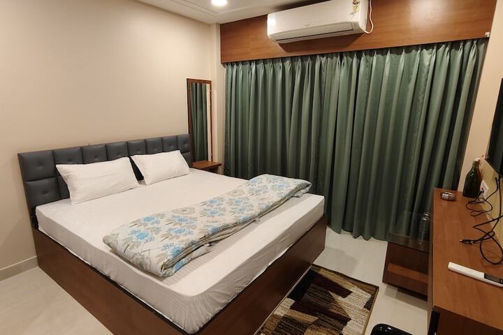 Room 14 of 28