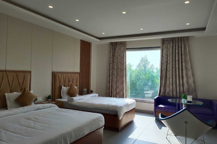 Room 7 of 35