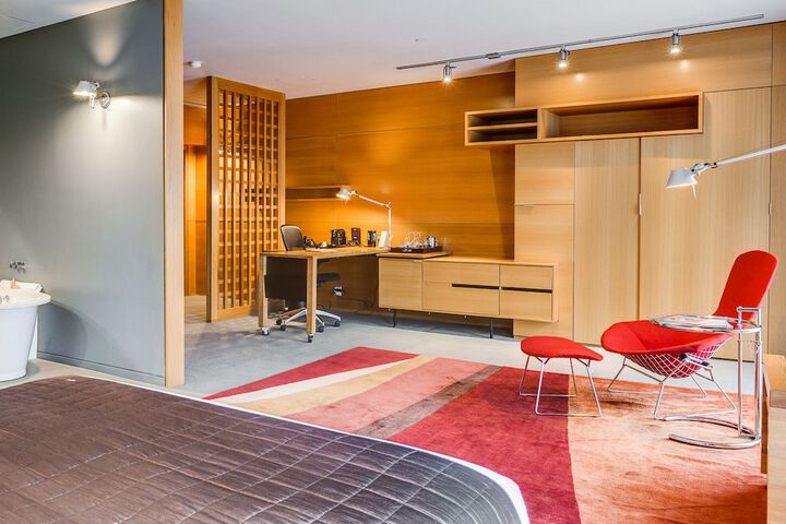 Room 57 of 118