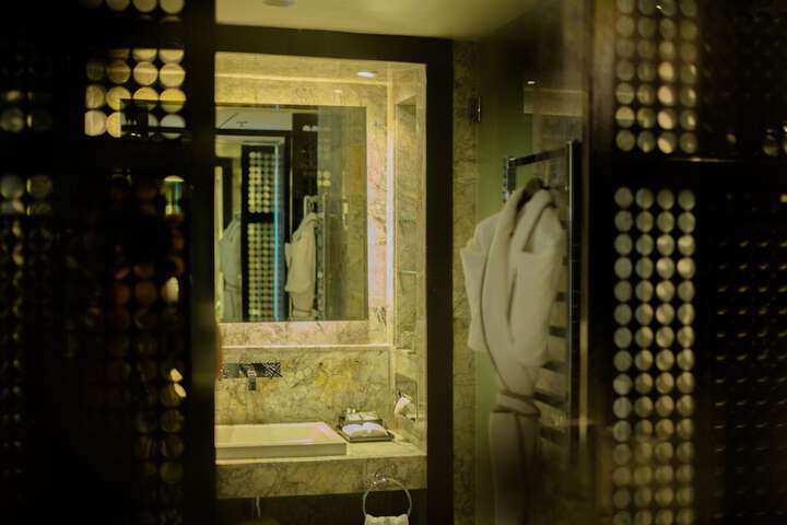 Room 52 of 173