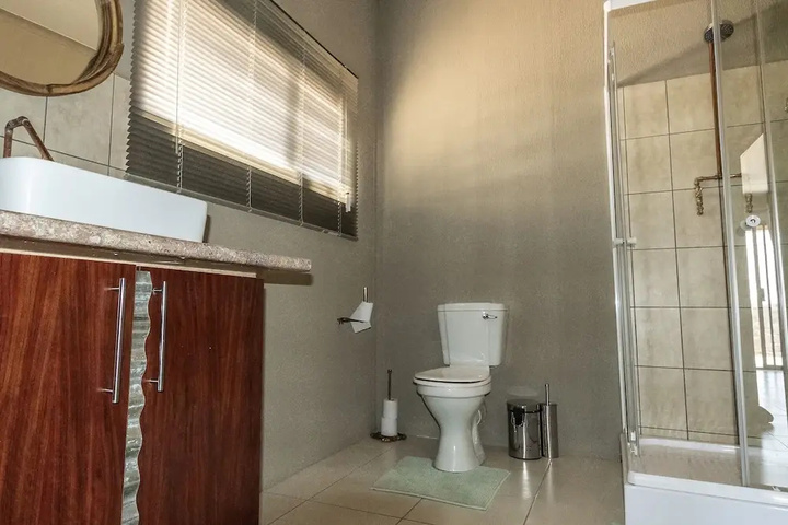 Room 8 of 17