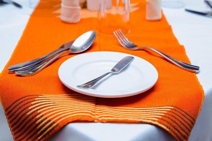 Dining 8 of 11