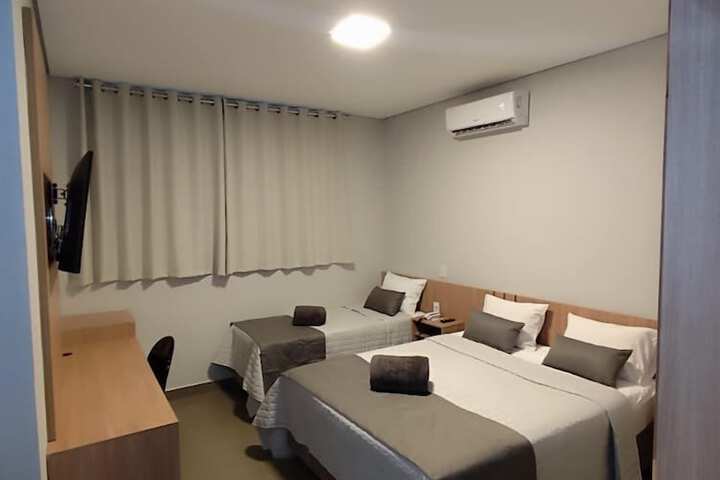 Room 13 of 34