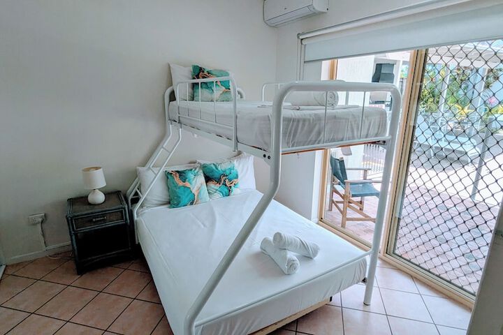 Room 34 of 132