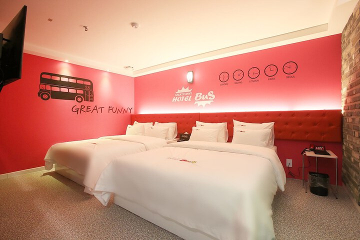 Room 30 of 40