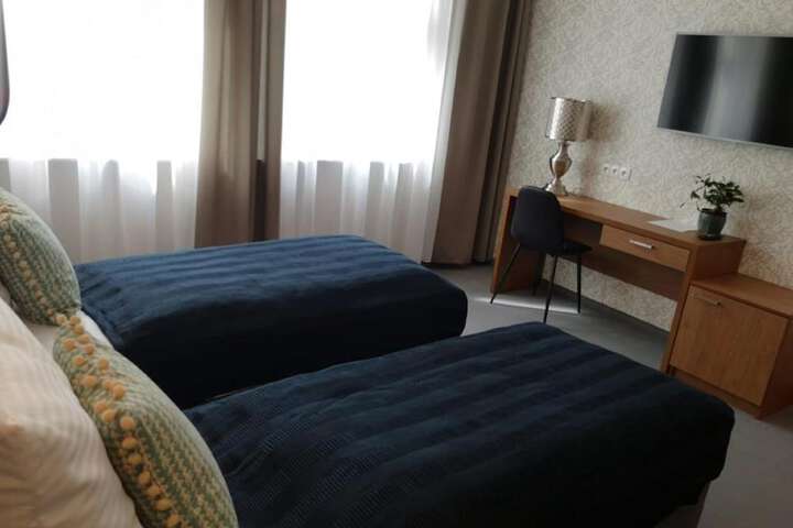 Room 9 of 48