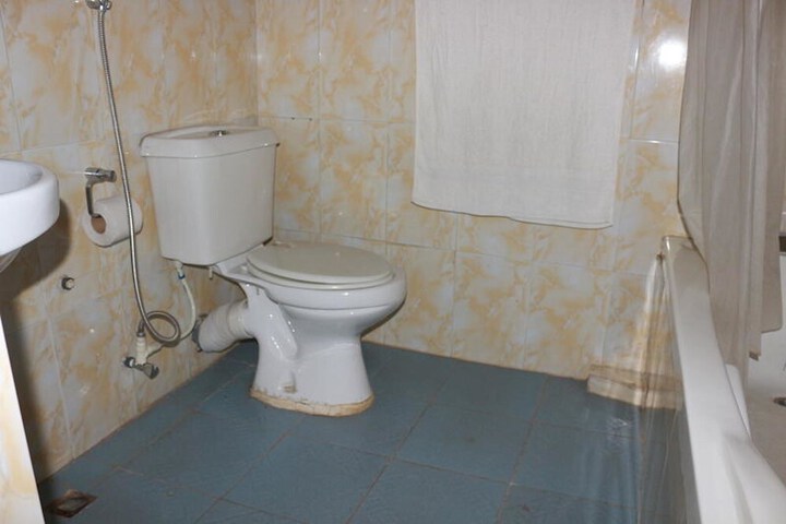 Room 11 of 21