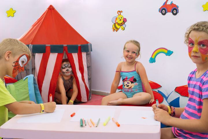 Childrens Activities 145 of 195