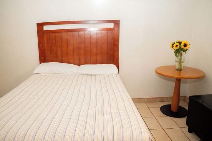 Room 10 of 13
