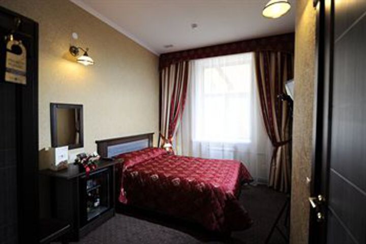 Room 13 of 30