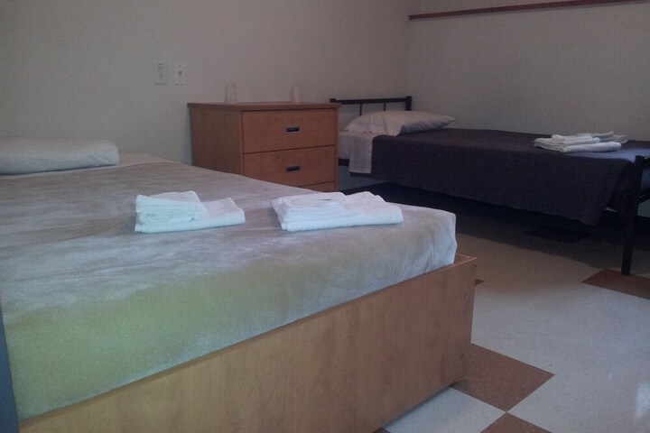 Room 4 of 34