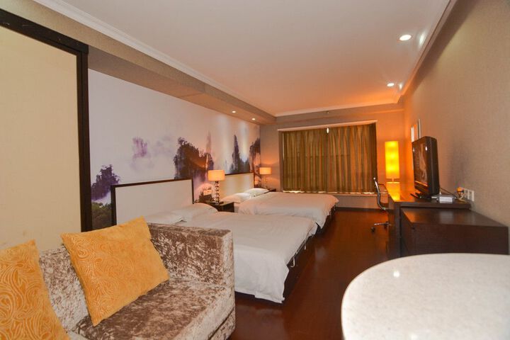 Room 8 of 45