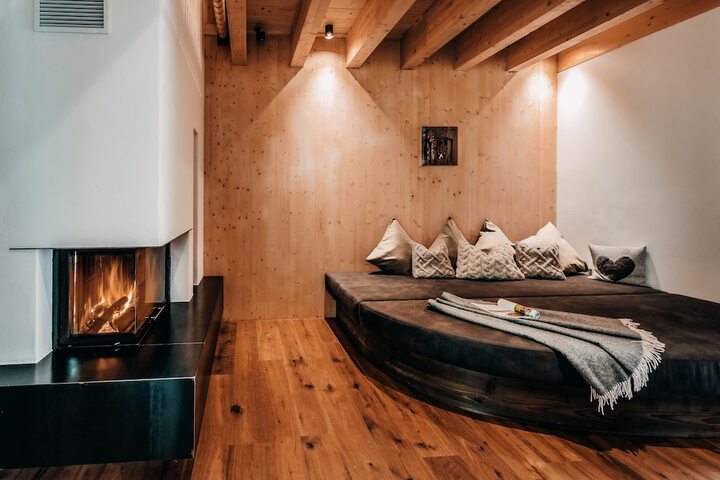Room 10 of 60