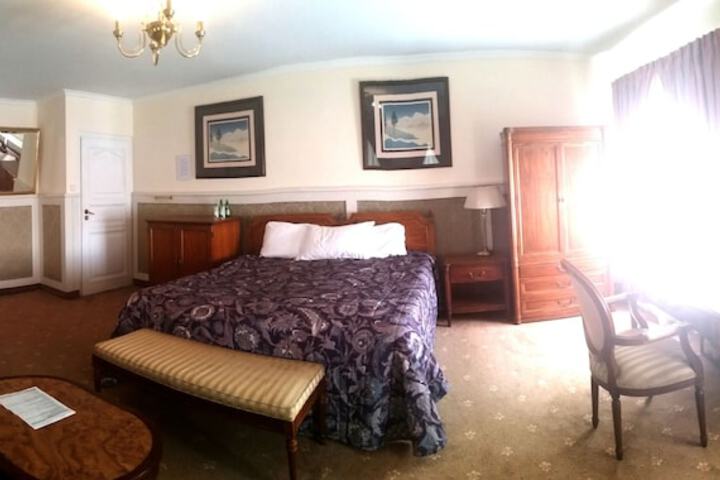 Room 15 of 18
