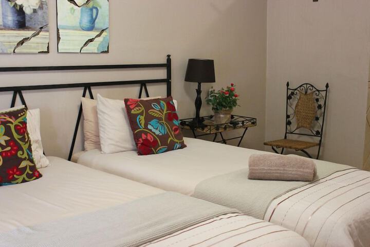 Room 11 of 28
