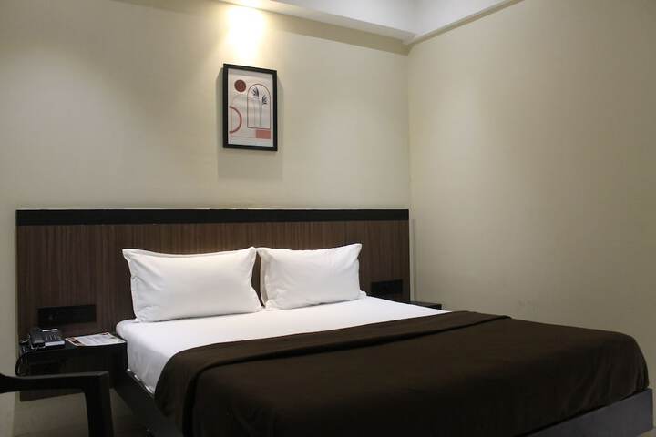 Room 2 of 18