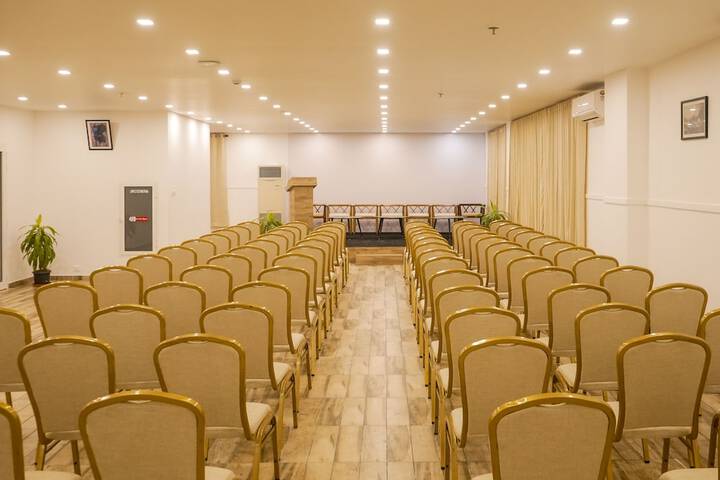Ballroom/Hall 184 of 209