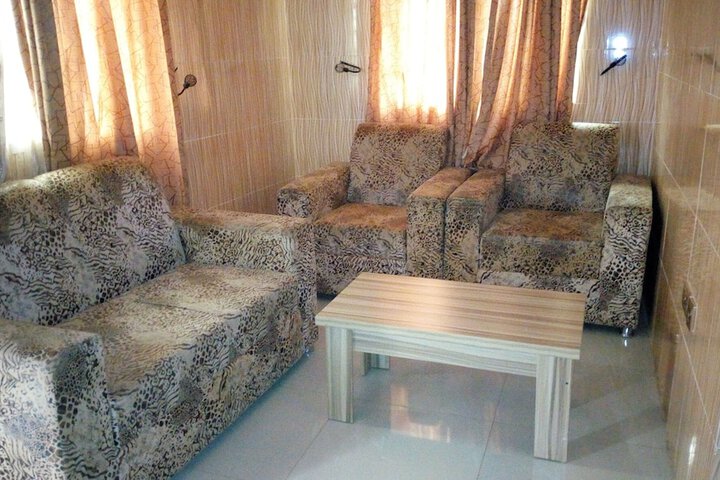 Room 3 of 16